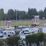 Bel Avec Vue Sur L'hippodrome Appartamento *