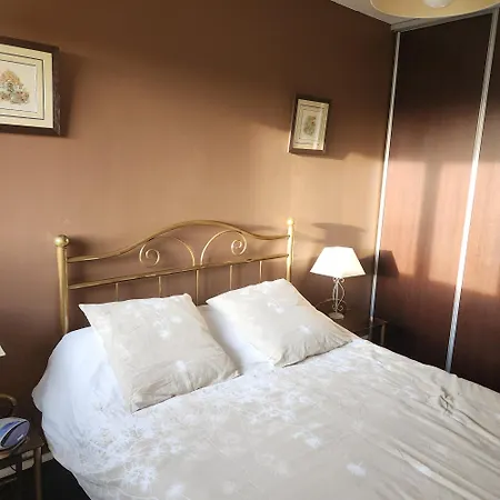 Bel Avec Vue Sur L'hippodrome *