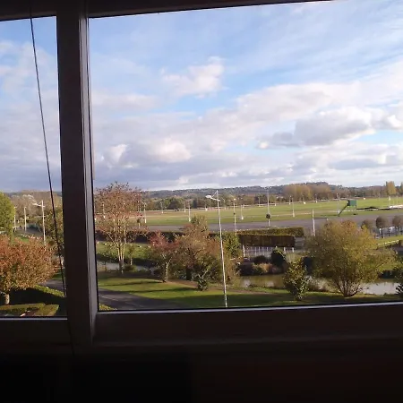 Bel Avec Vue Sur L'hippodrome