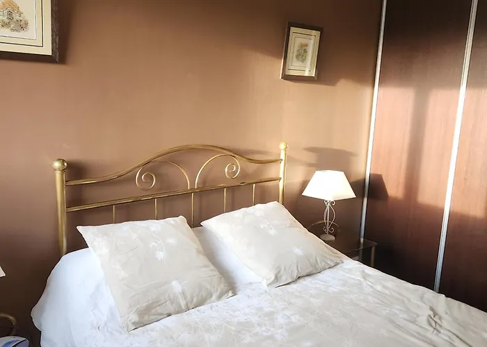 Bel Avec Vue Sur L'hippodrome *