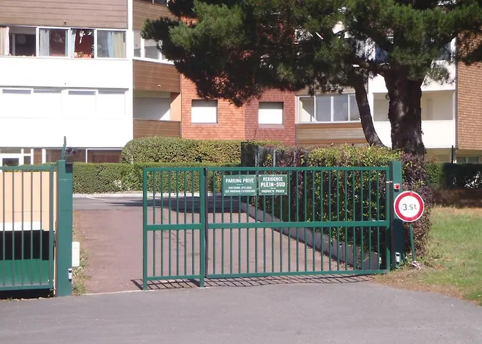 Bel Avec Vue Sur L'hippodrome